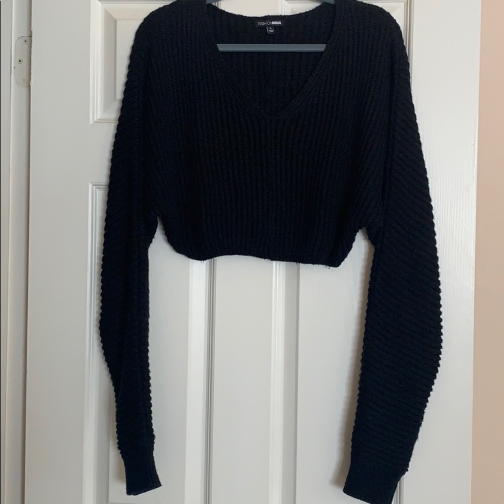 NWOT! FashionNova Knit Cropped Sweater In Black!